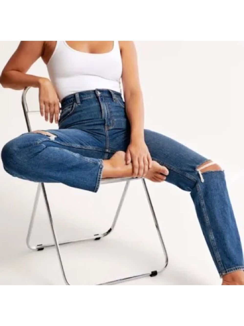 Abercrombie & Fitch The Ankle Straight Ultra High Rise 27 W 24 L Short Ripped